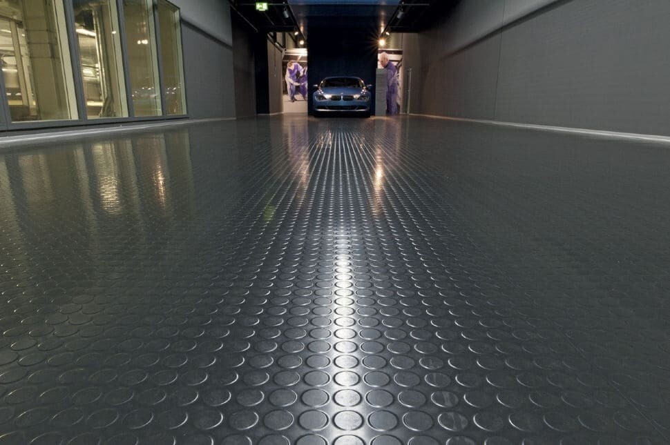 Резиновые напольные покрытия