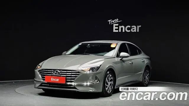 1. Hyundai Sonata гибридный 2 (DN8) Smart , 2020, 141 598 км. (https://sul.su/gOcX)
+/- 2 206 000 руб.

Целый а/м с чистой страховой историей.