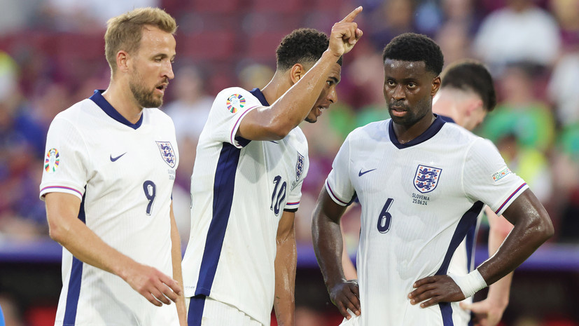     Футболисты сборной Англии: Гарри Кейн, Джуд Беллингем и Марк Гехи.  Sebastian El-Saqqa | firo sportphoto | Getty Images