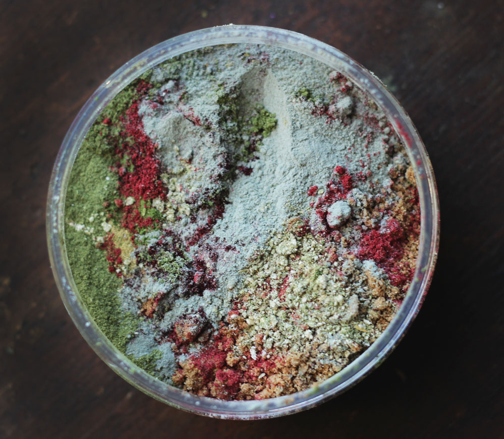 Так жалко смешивать намолотые игридиенты, все эти природные краски....