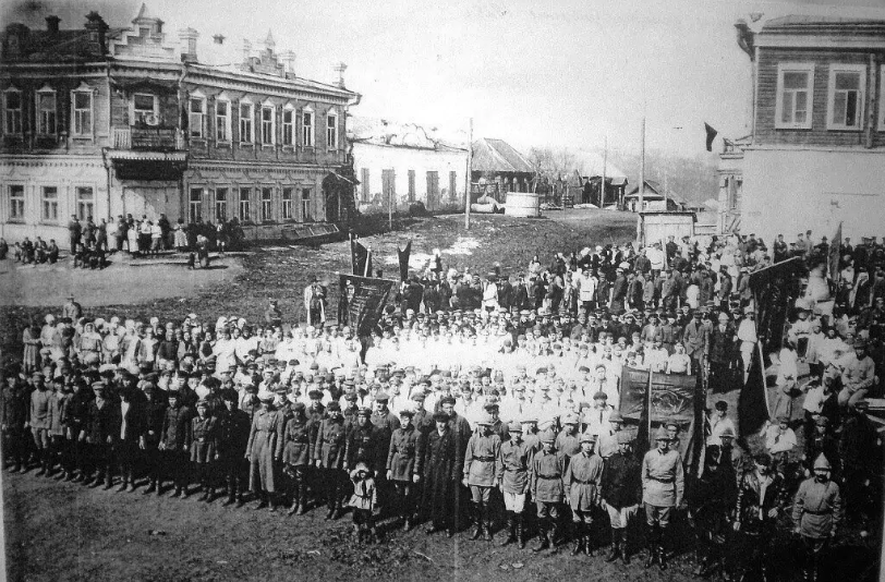 Сегодняшняя подборка фотографий вызвала у меня неоднозначные чувства. При ближайшем рассмотрении, мне показалось, что реальность этих снимков выглядит почти как театральная постановка.