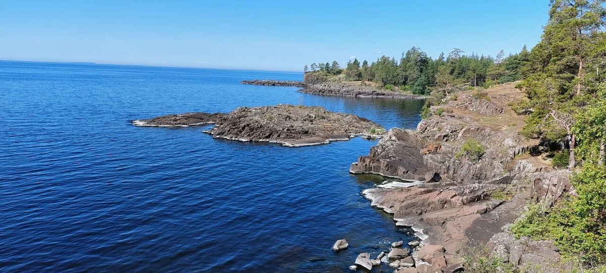 Для длинных пеших прогулок по скалистым тропам необходима удобная обувь. Фото: Ирина Зайцева / Яндекс Карты