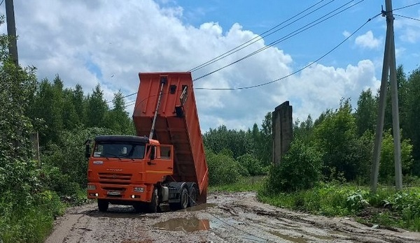     В Иванове мусоровоз повредил линию электропередачи