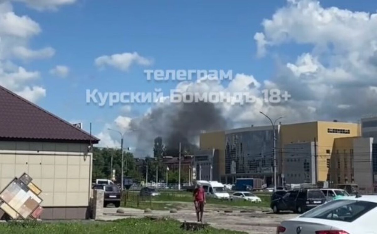    В Сеймском округе Курска горит машина