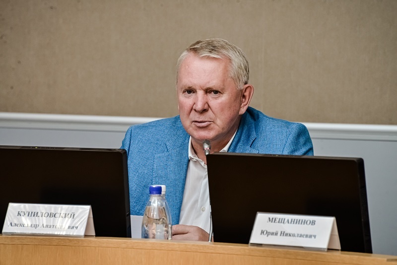    В Оренбурге состоялась презентация книги к 30-летию Законодательного собрания области Марина Шарт