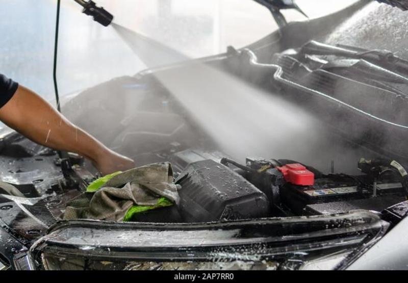 Споры о необходимости мыть двигатель автомобиля продолжаются много лет. Некоторые уверены, что это может навредить машине.