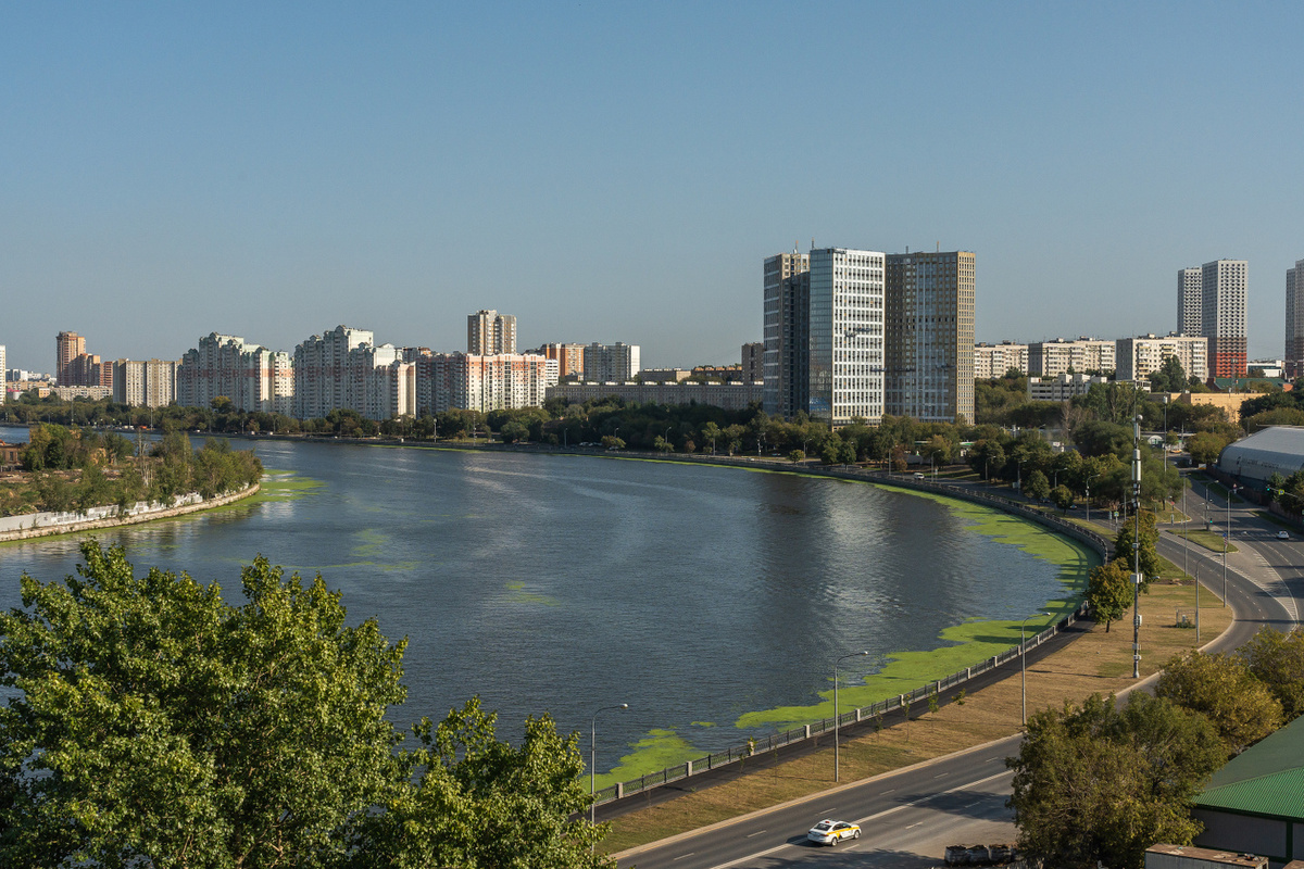 Изумительные виды на Москву-реку.