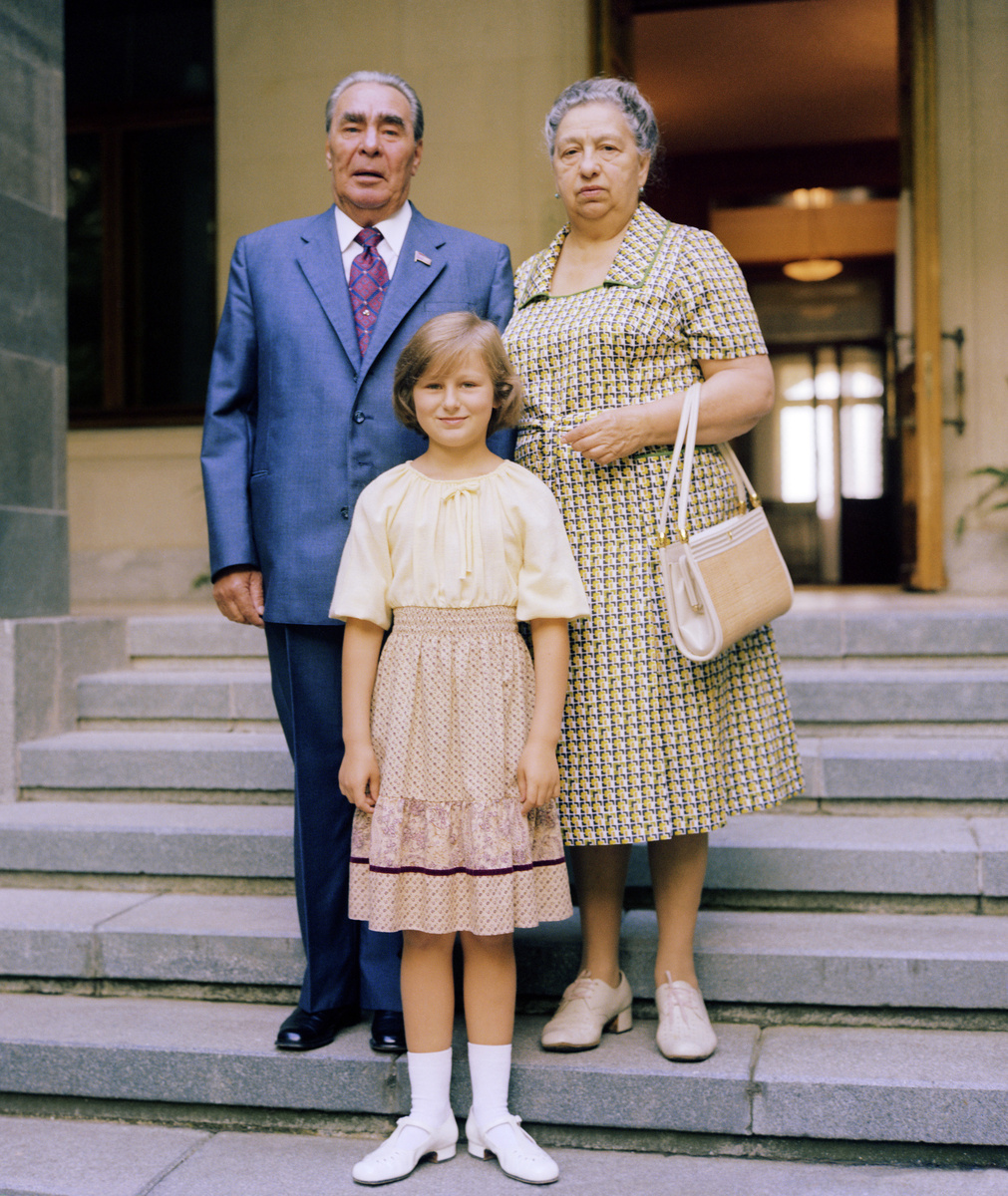 Виктория Петровна Брежнева занимает особое место в череде "первых леди" Советского Союза.