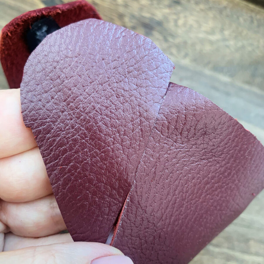    Кожаный ободок своими руками    
Источник: Мария Моднова для Креаликум