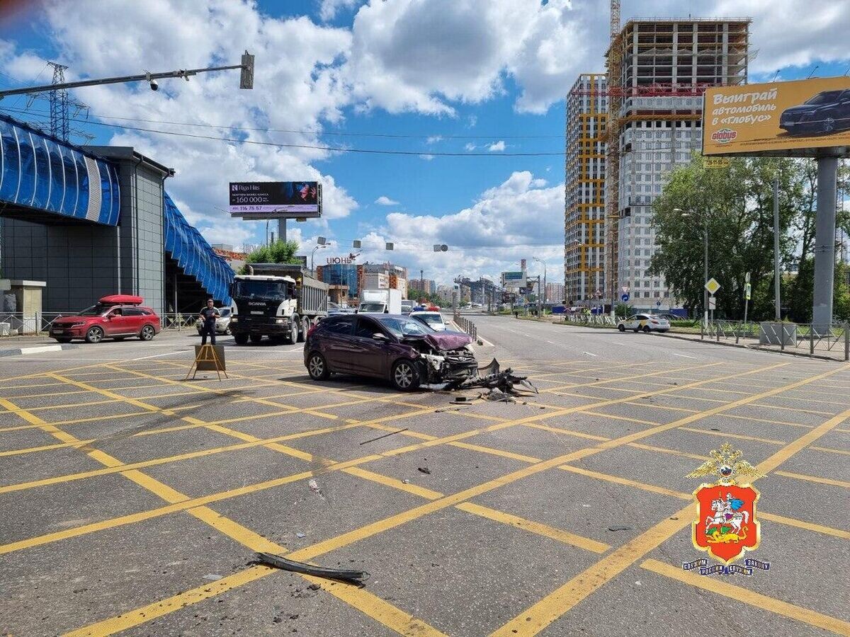    На месте ДТП с участием автомобиля скорой помощи в Красногорске© Фото : ГУ МВД России по Московской области