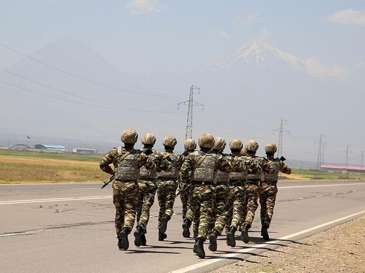    Турецкие военные, прибывшие на учения в Азербайджан© пресс-служба Минобороны Азербайджана