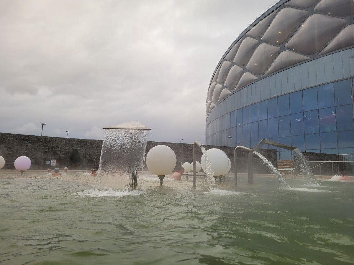 Горячий источник в ЛетоЛето