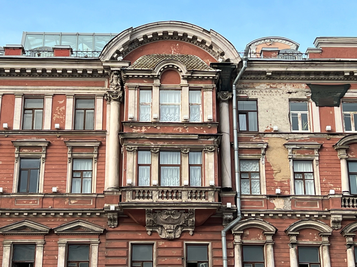 Дом Ушаковых (Дом Демидовых, Дом И. И. Шувалова)