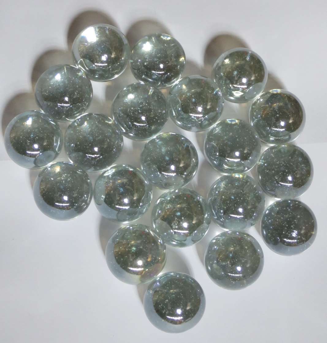 Стеклянные шарики. Иллюстрация из открытых источников.