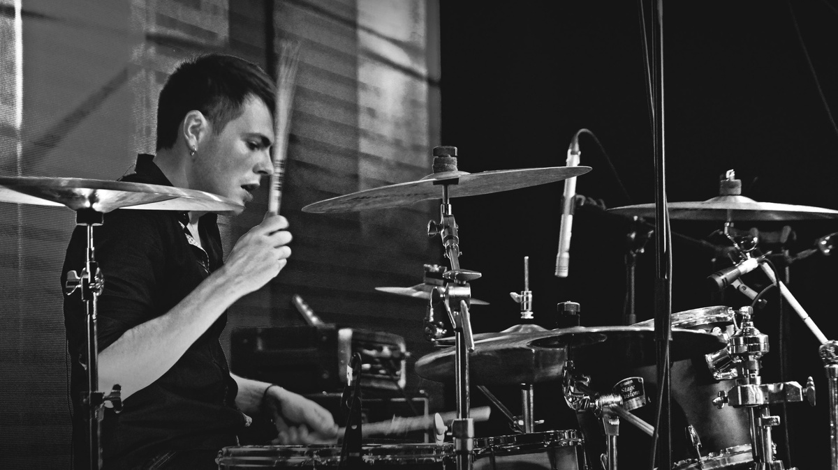 Занимаюсь укладкой плитки и монтажем инженерной сантехники (санузел под ключ)