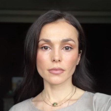     Беременная Сати Казанова экстренно госпитализирована