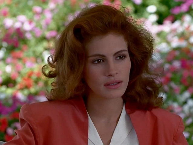 Когда-то Джулия была такой, без тонн макияжа и с неперекроенным лицом...