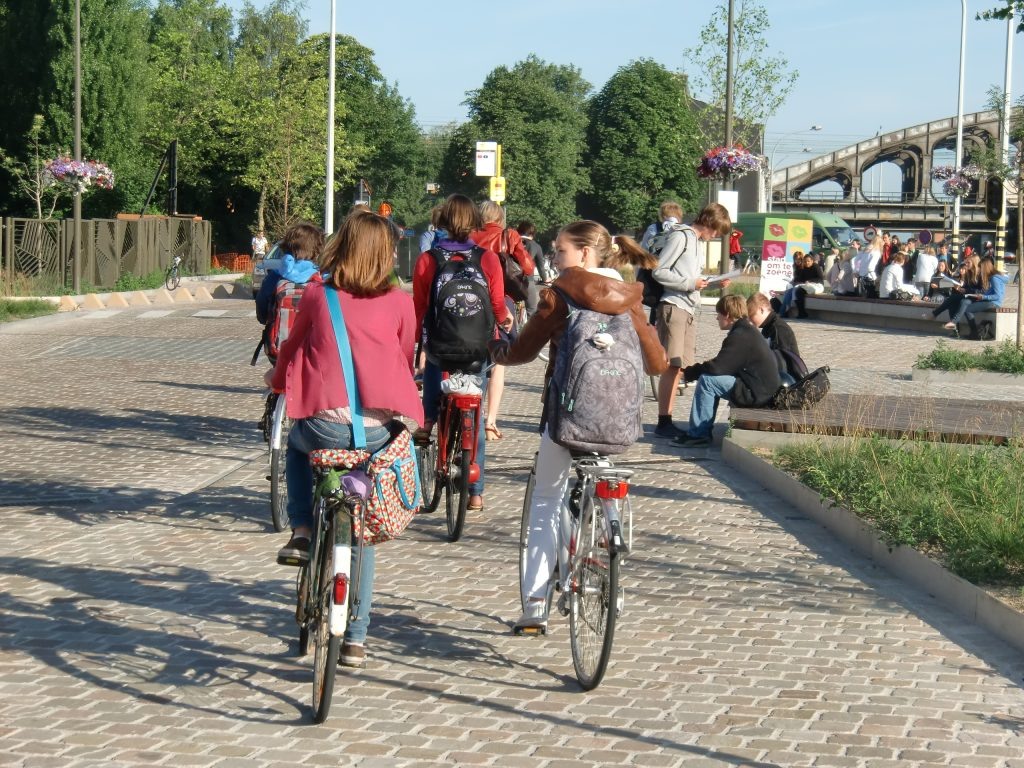 Фото: https://apolitical.co/solution-articles/en/an-insight-into-a-city-planning-and-design-project-with-and-for-young-teenagers 