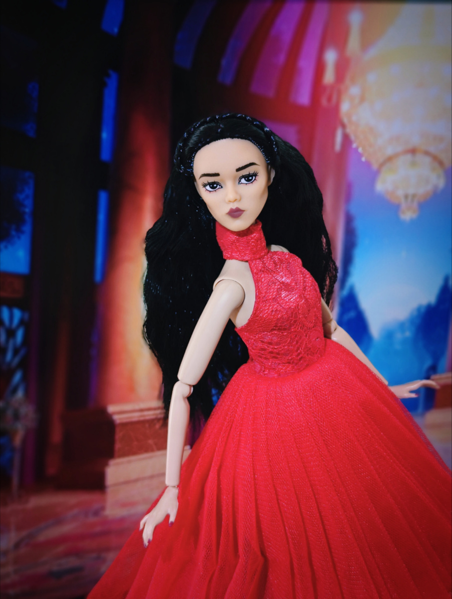 Будем считать, что она попала на бал. 