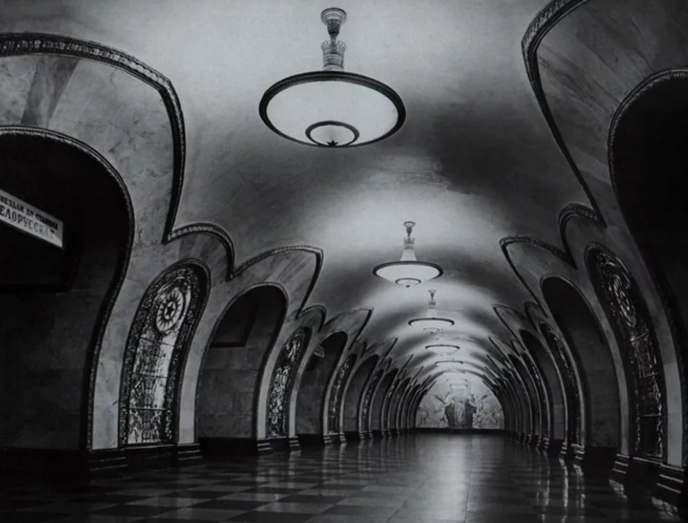 Витражи станции центрального зала станции "Новослободская", 1952, фото из открытых источников