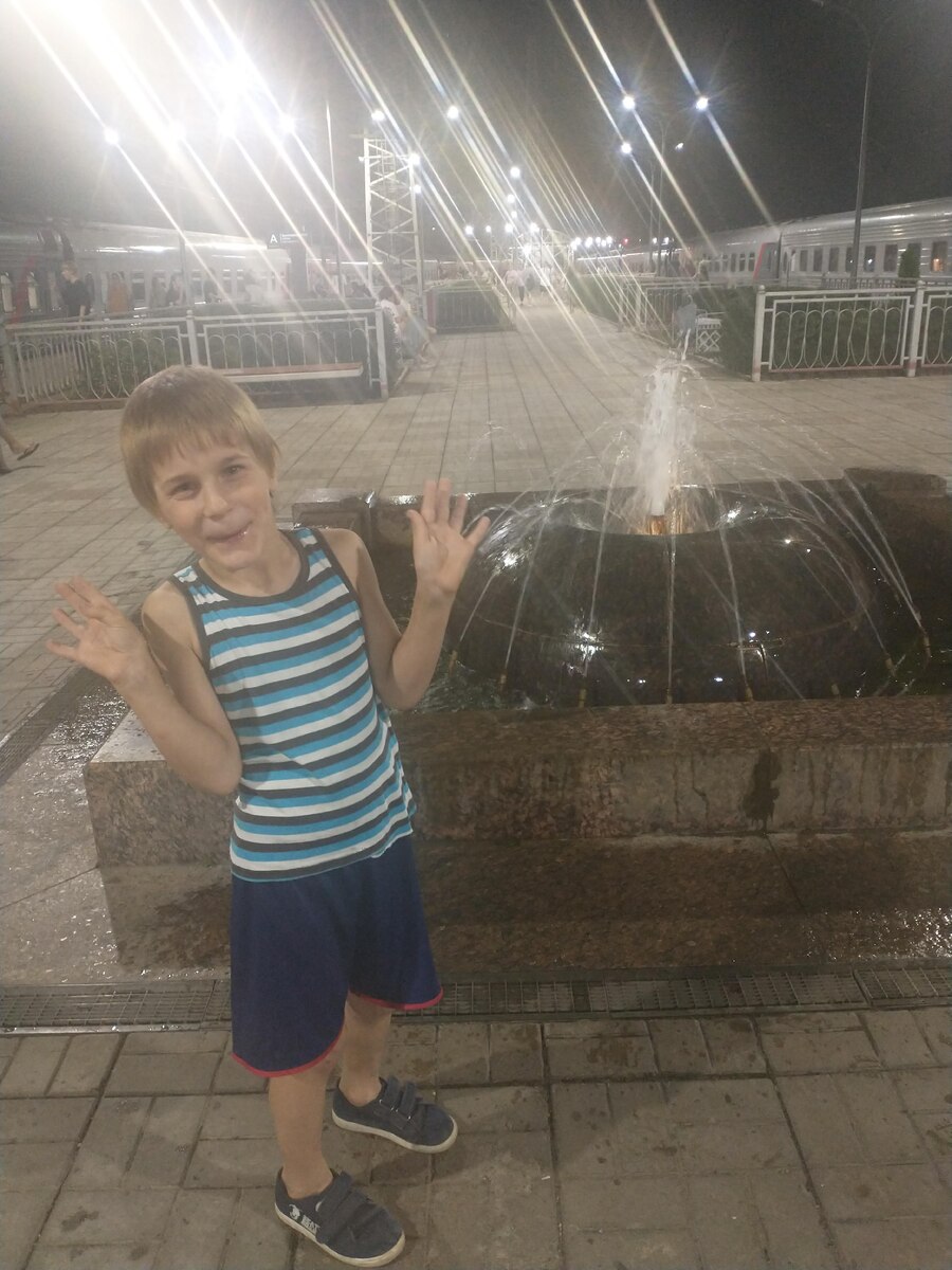 Перрон в Бологом.