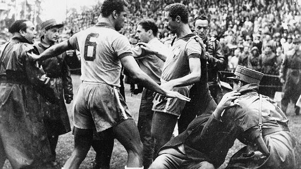 27 июня 1954 года: Футбольное поле превращается в поле битвы