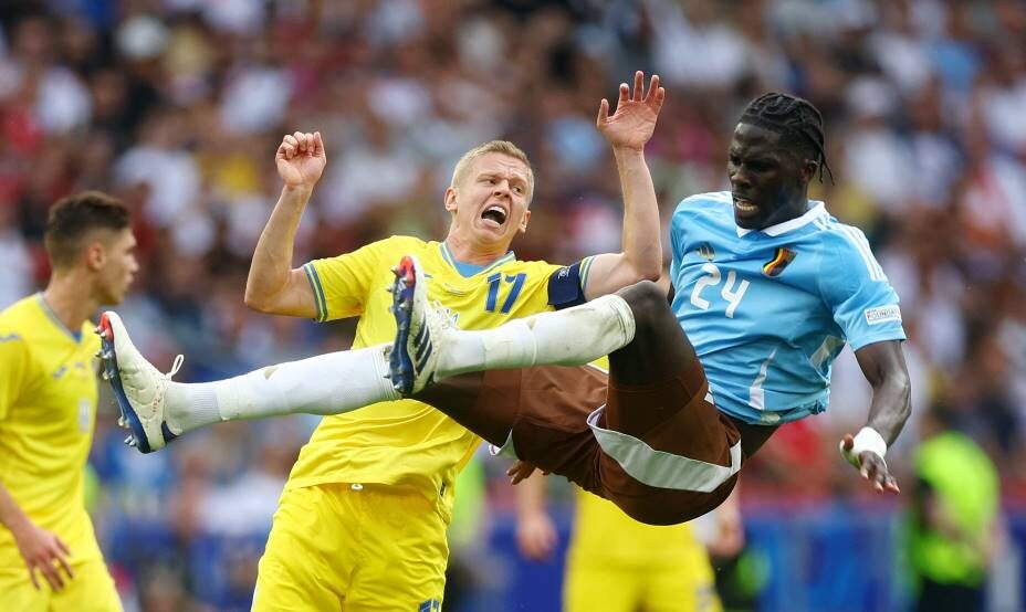    Александр Зинченко недоволен тем, как Сергей Ребров тренирует Украину. Фото: Reuters