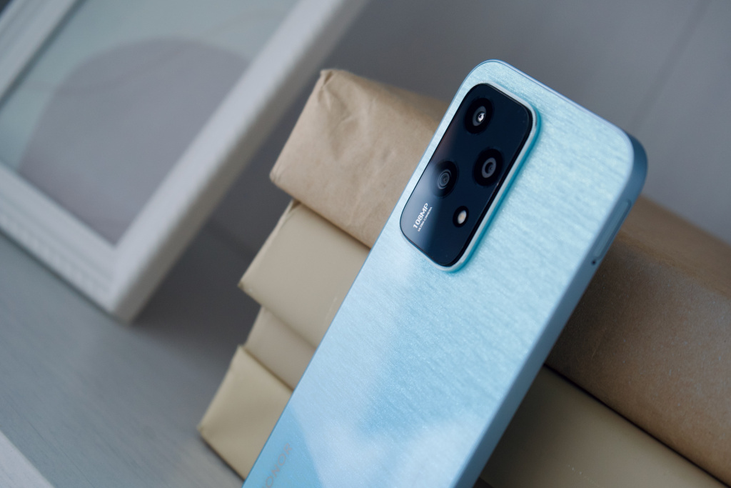    Honor 200 Lite