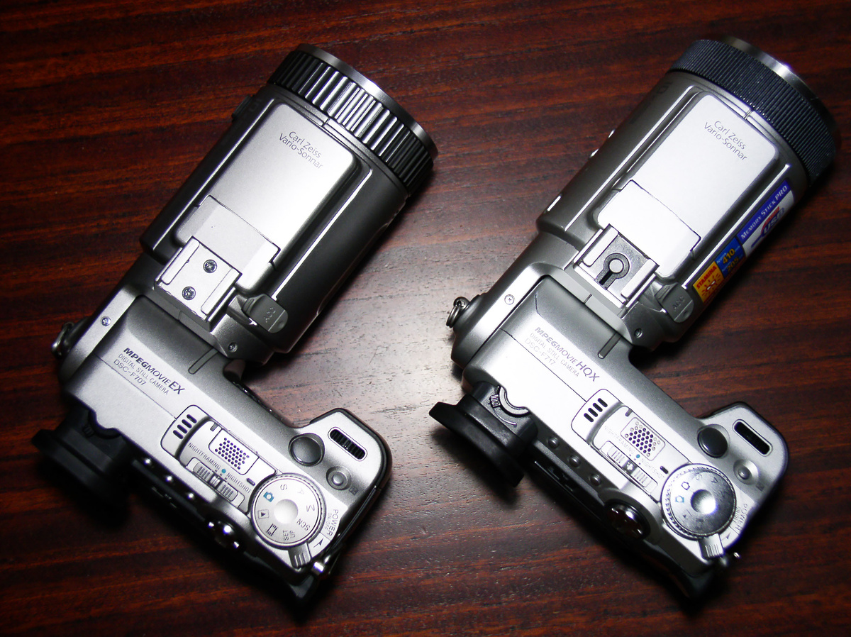 Sony F707 (слева) и Sony F717 (справа)