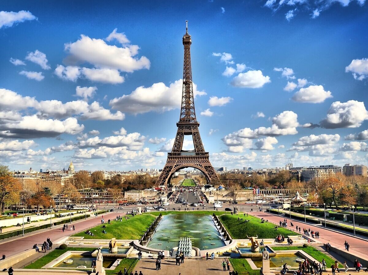    %Эйфелева башня© fotolia.com / pp76