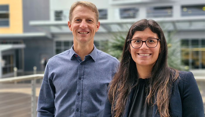 Профессор Марк Хэнкок (на фото слева) и ведущий автор доктор Наташа Покови (на фото справа) говорят, что их результаты могут оказать важное влияние на то, как лечить боль в спине в будущем.