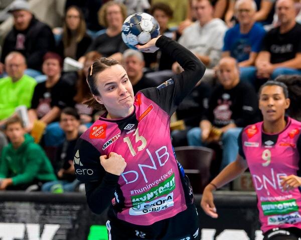 Лучшая правая полусредняя евросезона