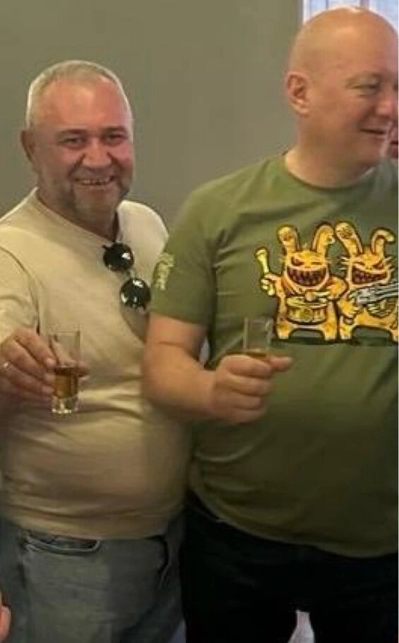    Содоль с коньяком (справа). Фото из соцсетей