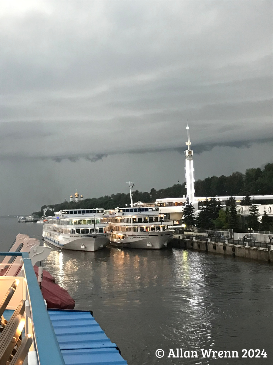 Отплываем от Речного вокзала Ярославля. Фото автора канала.