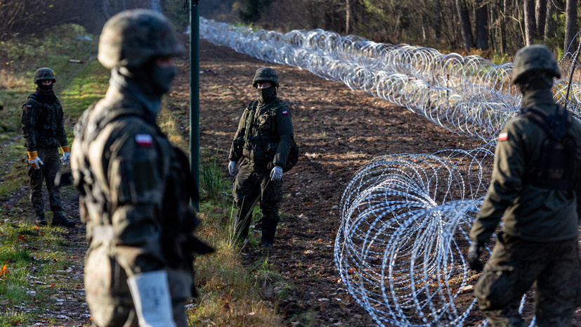     Польские военные на границе с Россией Gettyimages.ru Paulius Peleckis