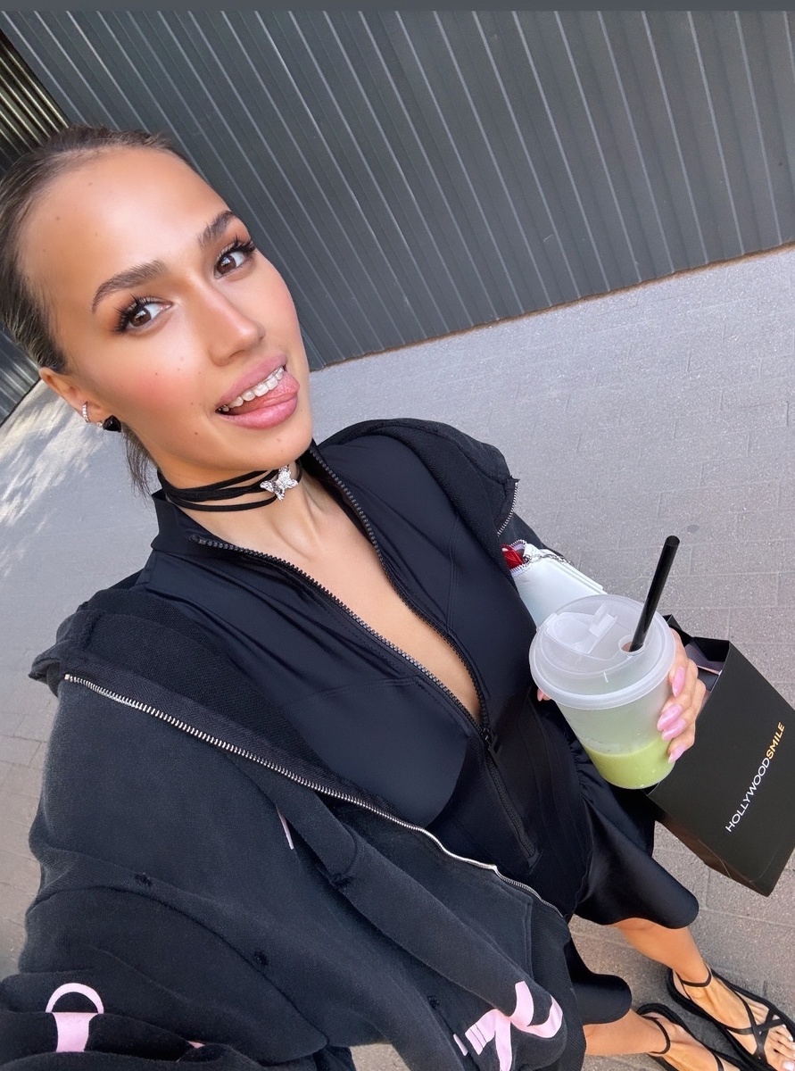 Страница ВК Алины Загитовой