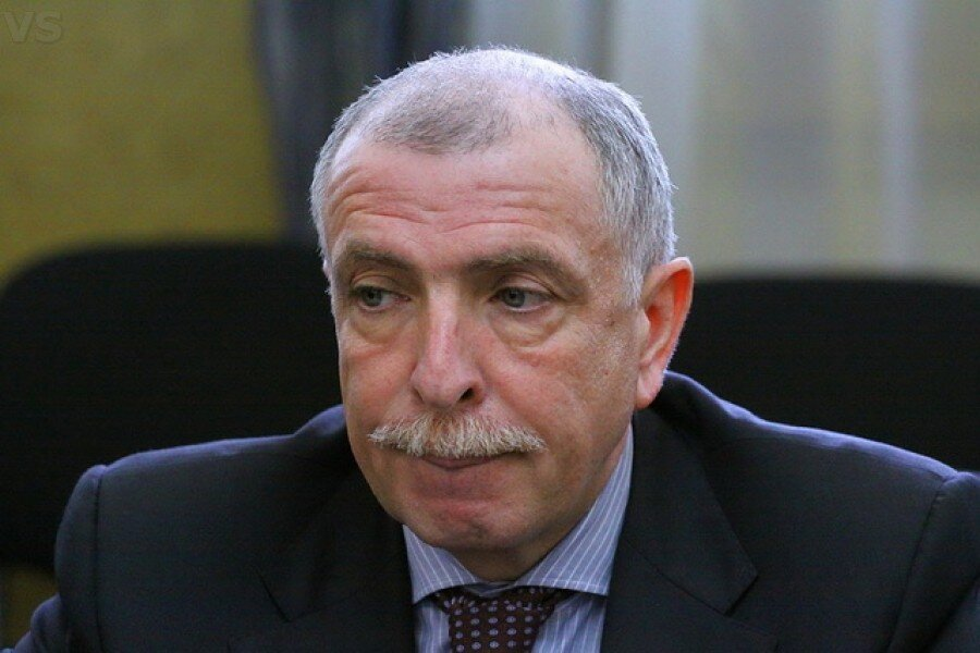 Вчера на фоне скандала связанного с высказыванием главы СК РФ Александра Бастрыкина о "Госдуре", как-то незамеченной прошла новость о готовящемся госперевороте в России который готовят сбежавшие из...-5
