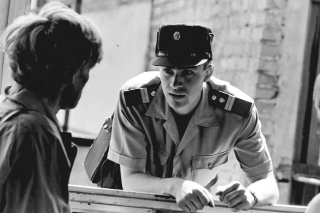    Зевак на место ЧП не пускали милиционеры. Фото: Из личного архивa/ Евгений Кармаев