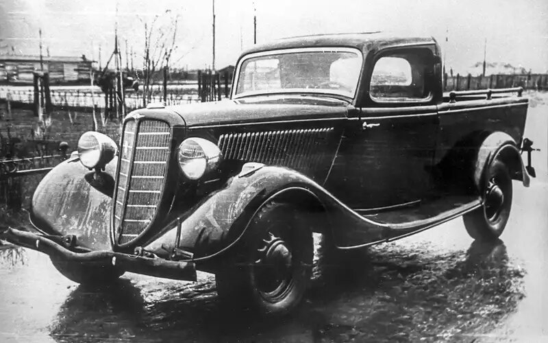    Опытный образец пикапа ГАЗ-М415 с кузовом, объединенным с кабиной.