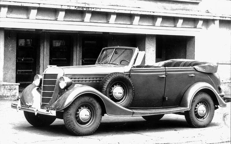    ГАЗ‑11-40 с измененным дизайном и двигателем ГАЗ‑11.