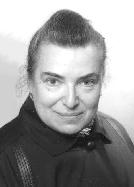 Елизаренкова Татьяна Яковлевна — советский и российский учёный, филолог, лингвист, индоевропеист, индолог, ведолог, санскритолог, пракритист; кандидат филологических наук (1955); доктор филологических наук (1993); главный научный сотрудник группы языков Южной Азии отдела языков стран Азии и Африки Института востоковедения РАН; переводчик Ригведы и Атхарваведы с ведийского на русский язык. Непрерывный стаж изучения индоарийских языков древнего, среднего и новоиндийского периодов (ведийский, диалекты санскрита, пракриты, хинди) — 60 лет.