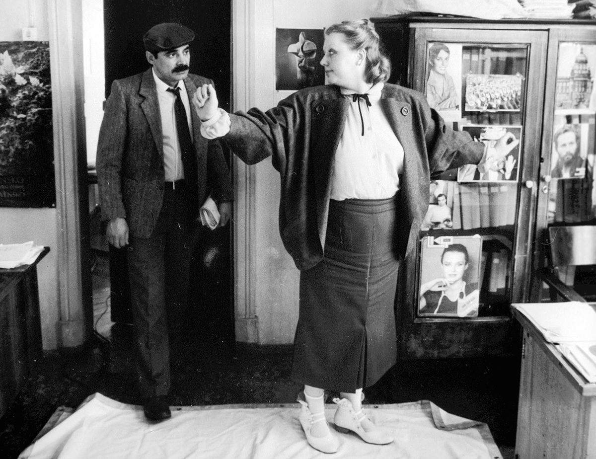    В детстве Панкратов-Чёрный увлекался клоунадой, но судьба сложилась иначе и в 1960-х он поступил на актёрский факультет Горьковского театрального училища. В те же годы он стал писать первые стихотворения, которые печатались в газетах и журналах / РИА Новости