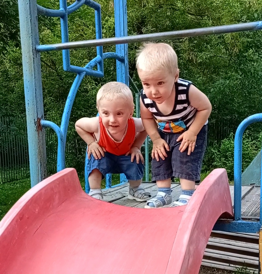 Запустили машину с горки! 