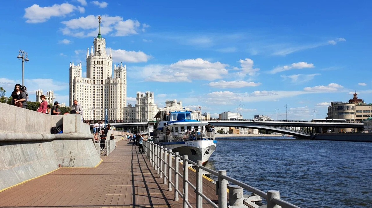 Самые короткие прогулки обычно начинаются с причала «Китай-город/Устьинский» (рядом с парком «Зарядье»). Фото: Сергей А. / Яндекс Карты