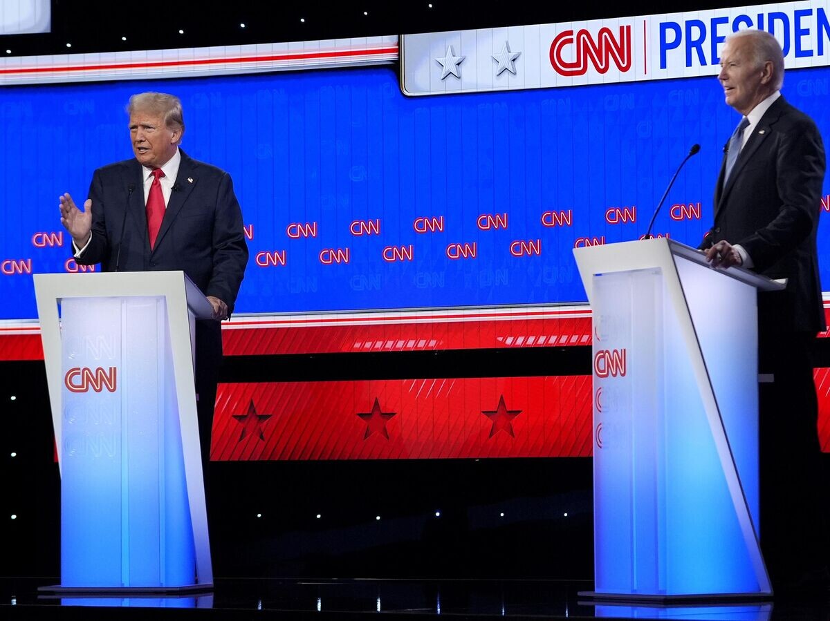    Телевизионные дебаты президента США Джо Байдена и его предшественника Дональда Трампа© AP Photo / Gerald Herbert