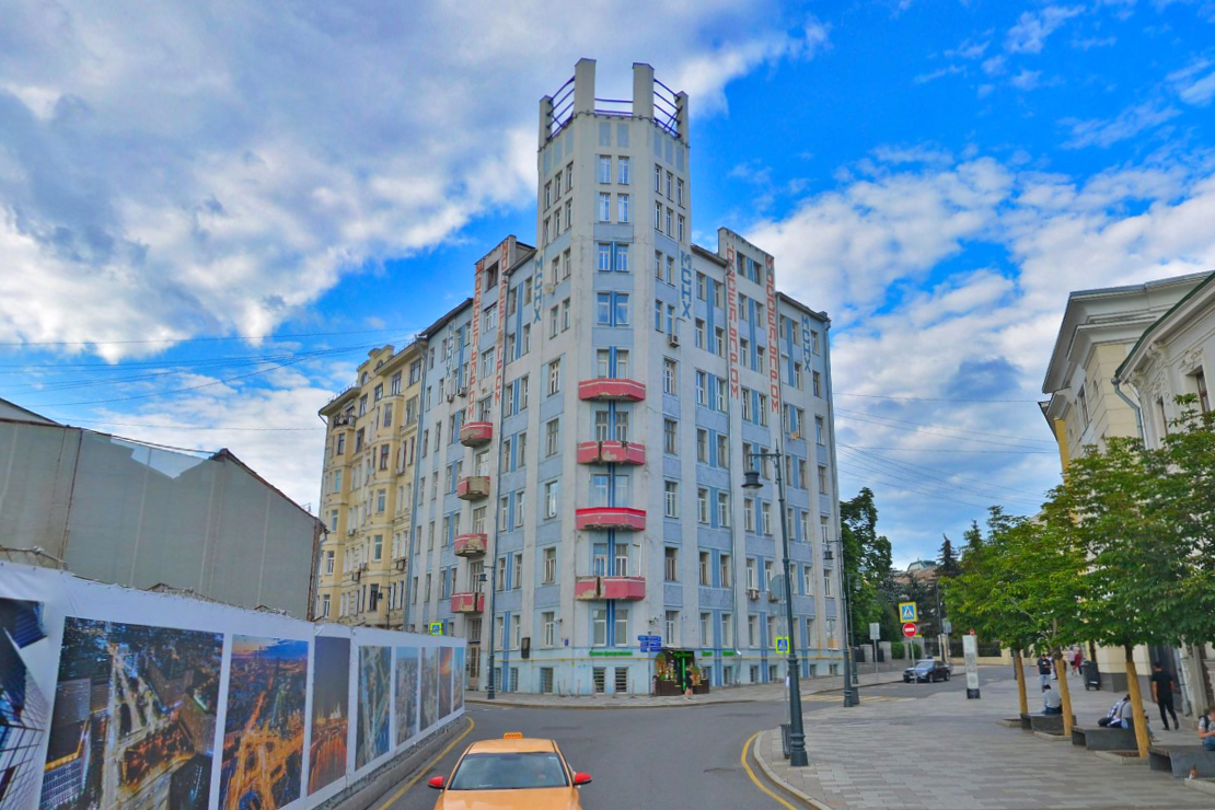 Дом Моссельпрома в Калашном переулке, где до 2017 года находилась мастерская Ильи Глазунова. Источник: панорамы Яндекс 