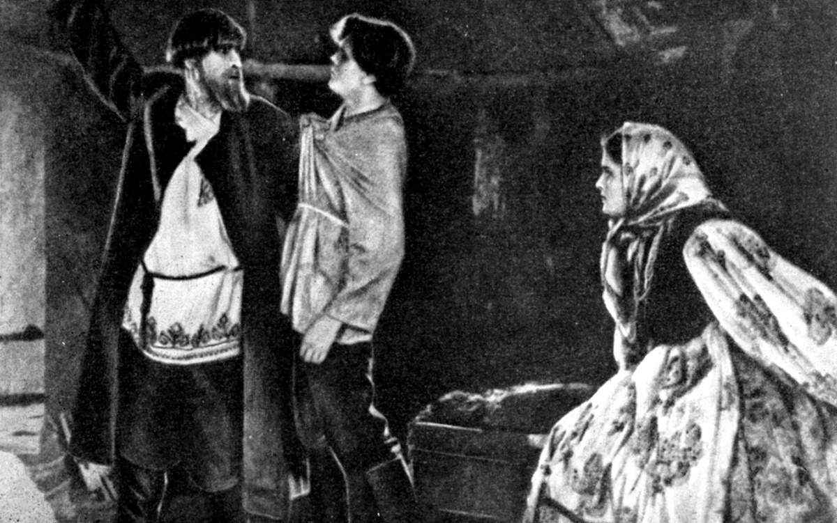 Кадр из кинофильма "Бабы рязанские" (1927)