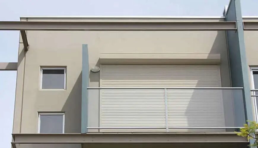  Рольставни защищают от солнца и жары лучше, чем рулонные шторы или жалюзи