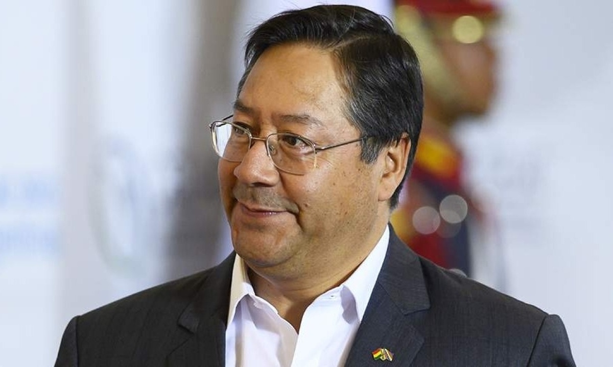    В Минобороны Боливии связали визит президента Арсе на ПМЭФ и попытку госпереворота