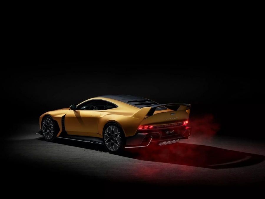 Aston Martin показал Valiant — экстремальную версию Valour, которая будет выпущена ограниченным тиражом в 38 единиц по всему миру и изначально была задумана как личный заказ гонщика Формулы 1 Фернандо-2